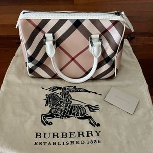[Burberry] White Patent Leather Bag